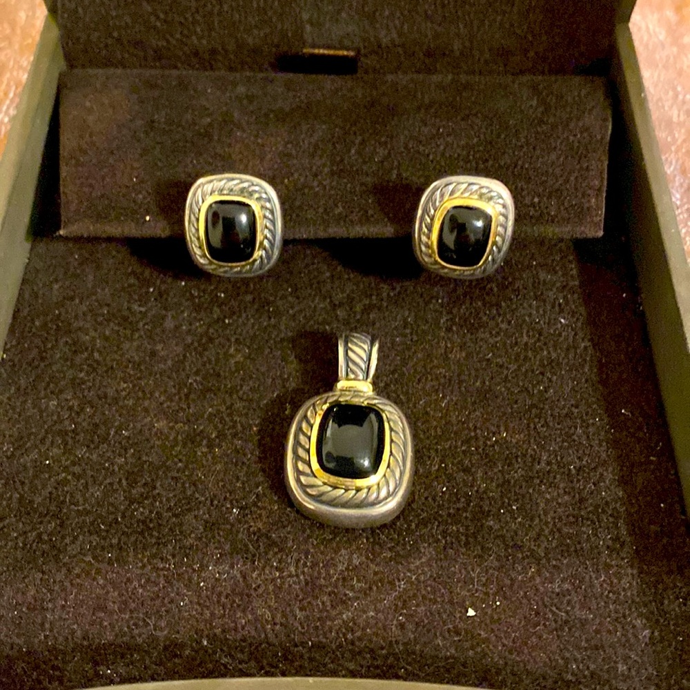 David Yurman Black onyx pendant and earrings